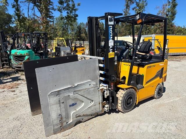 Hyundai 25B-9U 電動堆高機