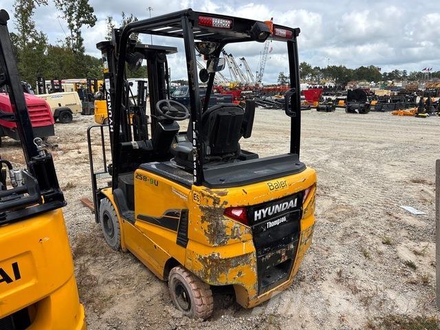 Hyundai 25B-9U 電動堆高機