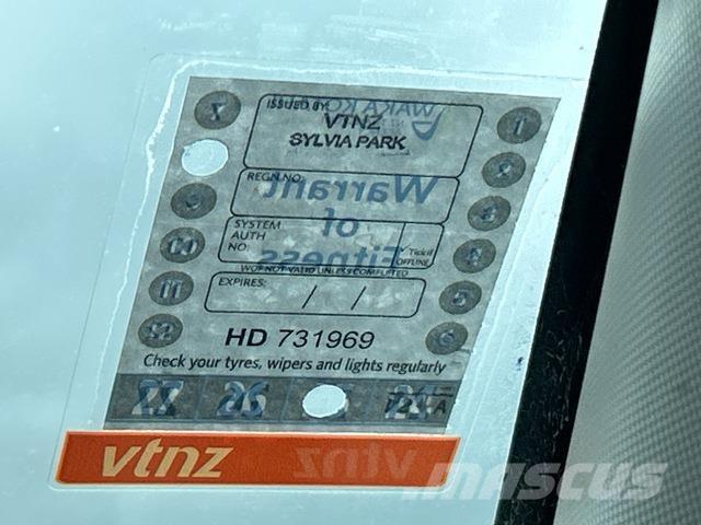 Isuzu D-Max 皮卡.傳統半斗卡車/側卸板