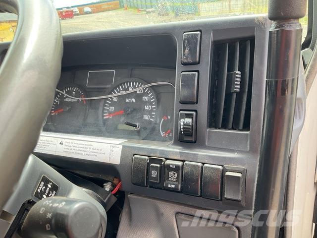 Isuzu ELF 傾卸式卡車