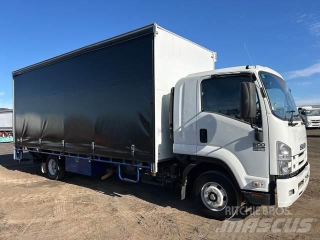 Isuzu FRR 600 篷布卡車