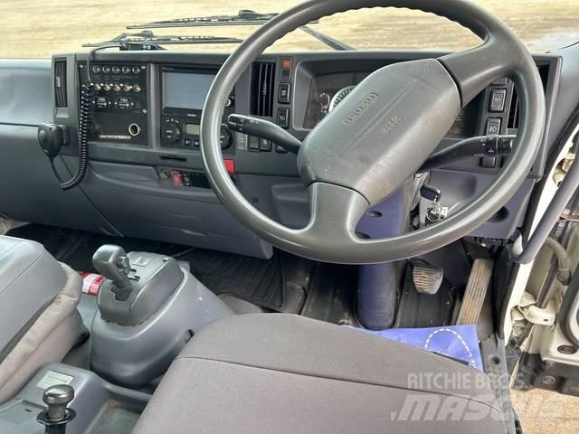 Isuzu FRR600 卡車裝載高空作業車