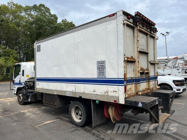 Isuzu NQR 貨箱式卡車