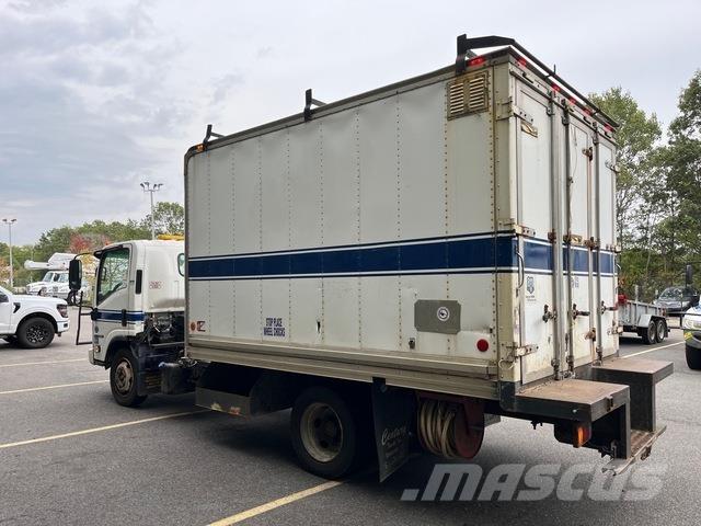 Isuzu NQR 貨箱式卡車