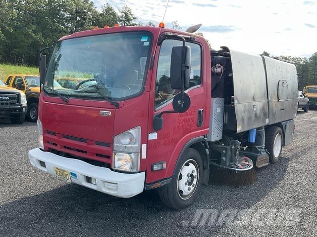 Isuzu NRR 清掃車