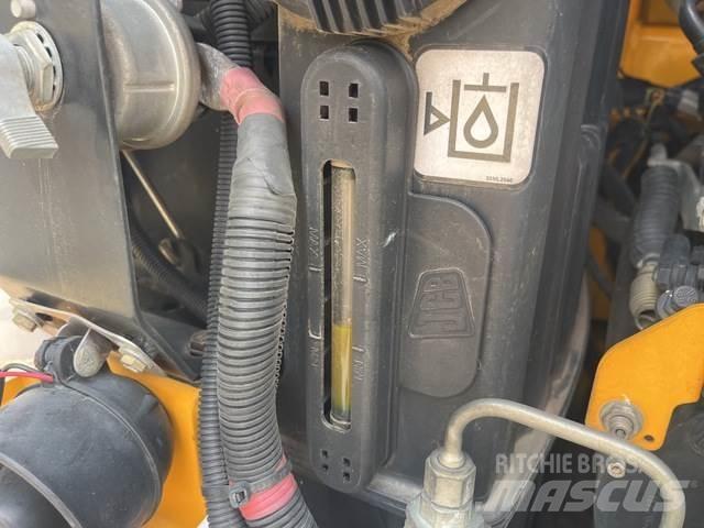 JCB 135 HD 滑移轉向裝載機