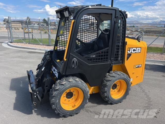 JCB 215 滑移轉向裝載機