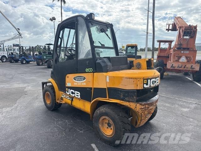 JCB 35D 4X4 T4 伸縮臂操作車
