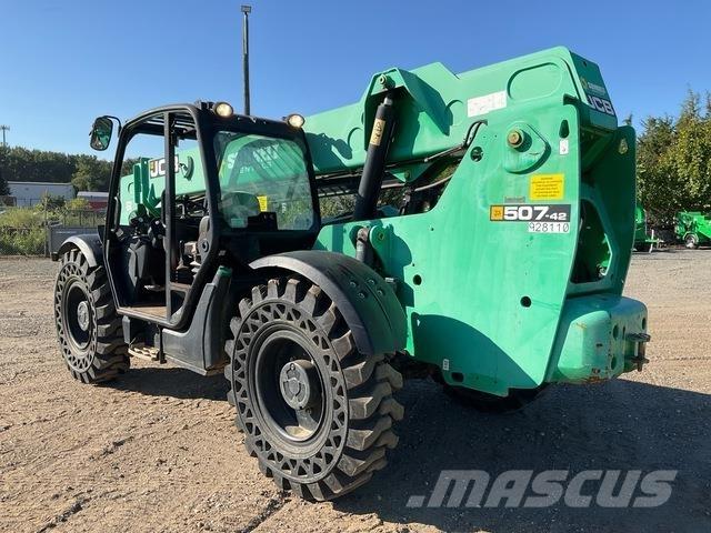 JCB 507-42 伸縮臂操作車