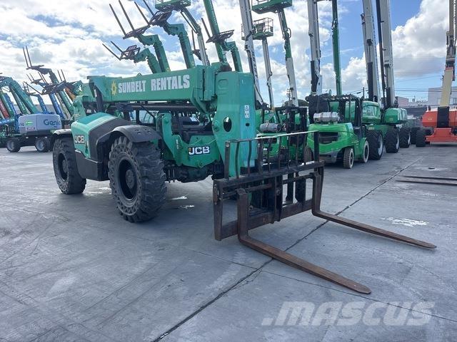 JCB 507-42 伸縮臂操作車