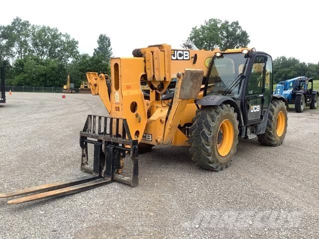 JCB 512-56 伸縮臂操作車