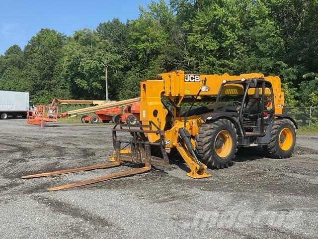 JCB 512-56 伸縮臂操作車