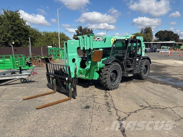 JCB 512-56 伸縮臂操作車