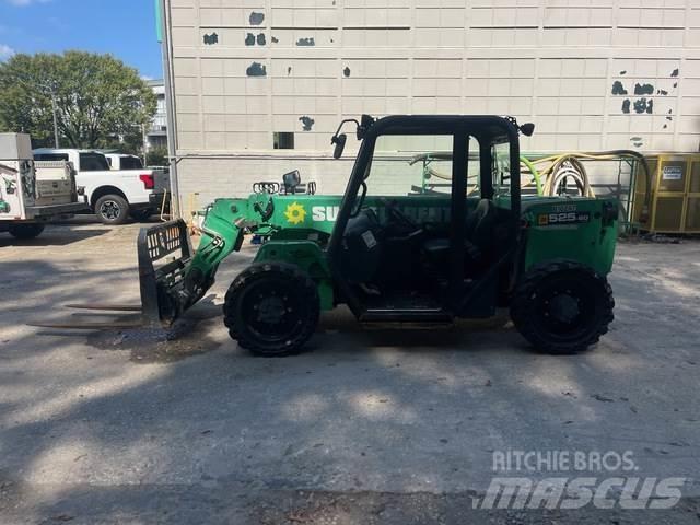 JCB 525-60 伸縮臂操作車