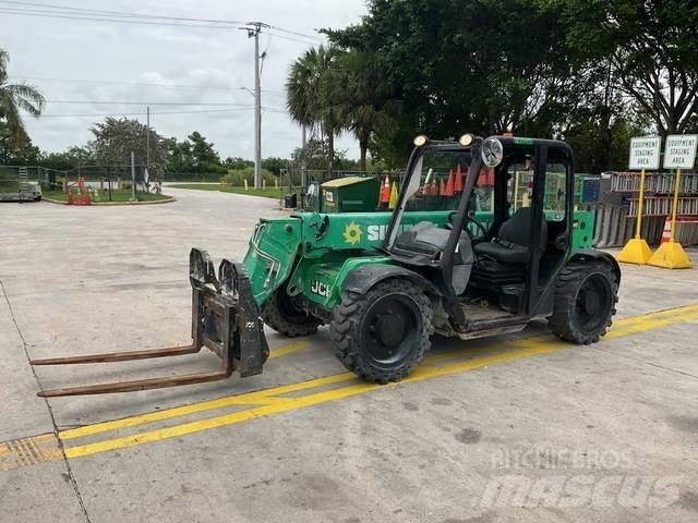 JCB 525-60 伸縮臂操作車