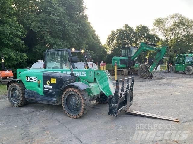 JCB 525-60 伸縮臂操作車