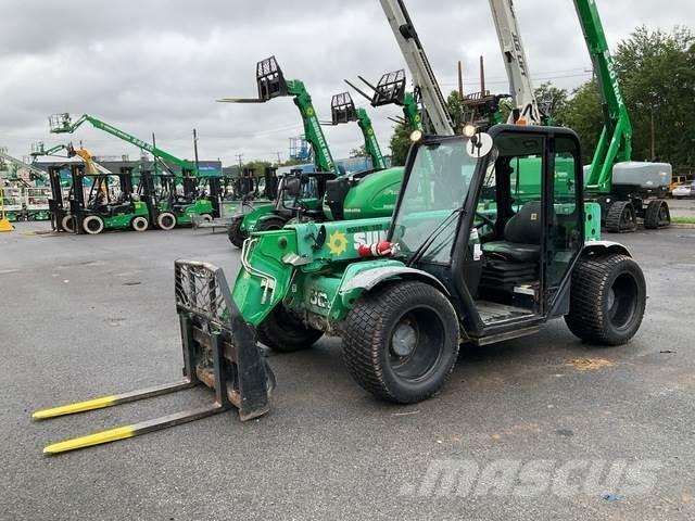 JCB 525-60 伸縮臂操作車