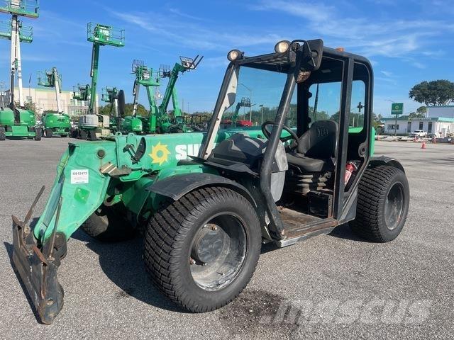JCB 525-60 伸縮臂操作車