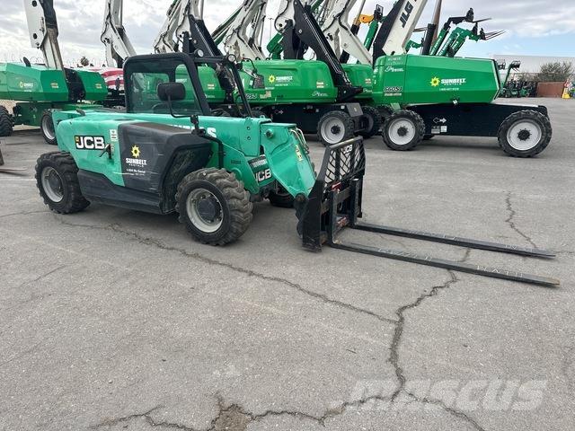 JCB 525-60 伸縮臂操作車