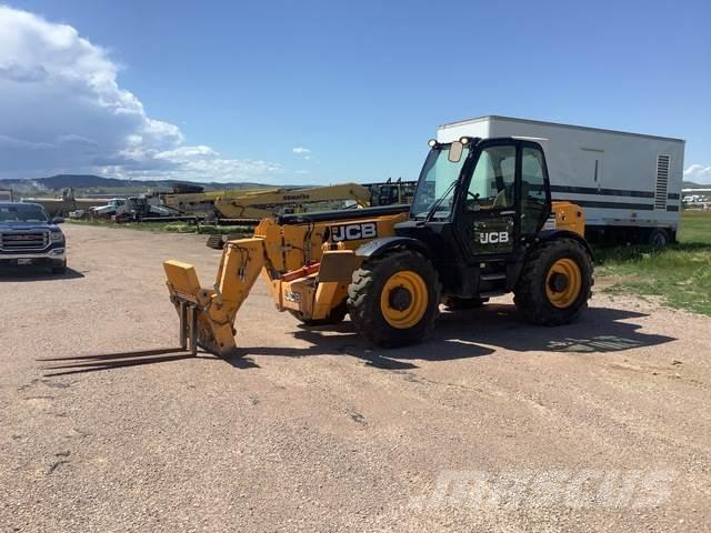 JCB 535-140 伸縮臂操作車