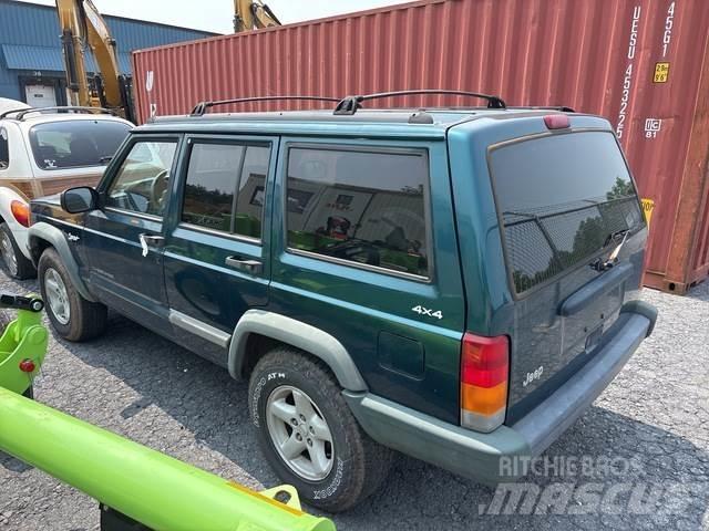 Jeep Cherokee 汽車