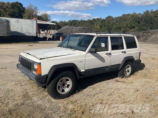 Jeep Cherokee 汽車