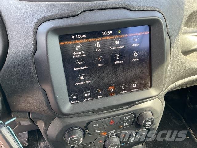 Jeep Renegade 汽車