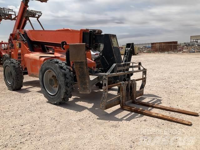 JLG 10042 伸縮臂操作車