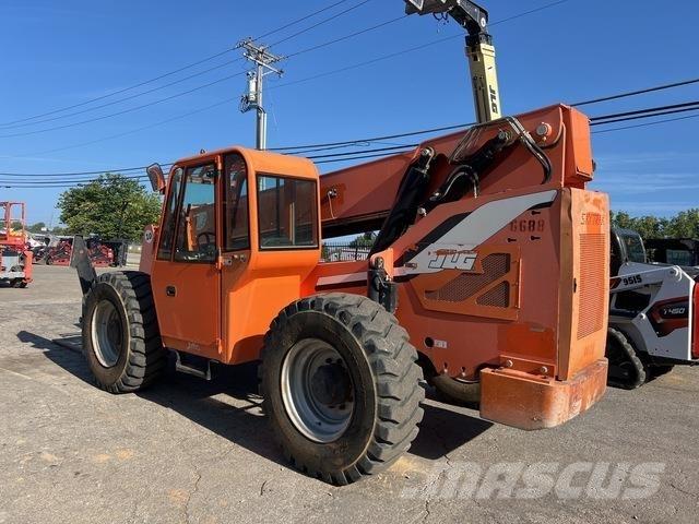 JLG 10054 伸縮臂操作車
