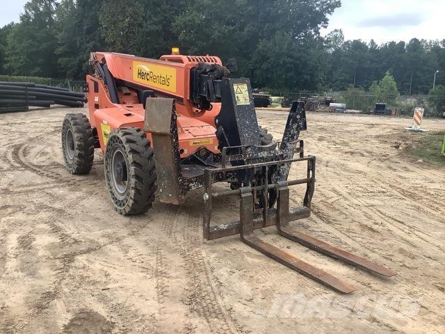 JLG 10054 伸縮臂操作車