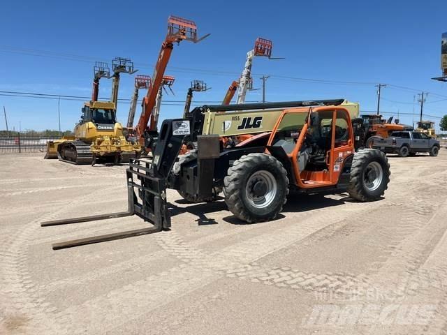 JLG 1043 伸縮臂操作車