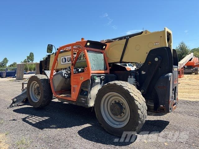 JLG 1055 伸縮臂操作車