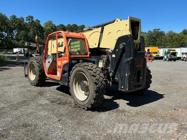 JLG 1055 伸縮臂操作車