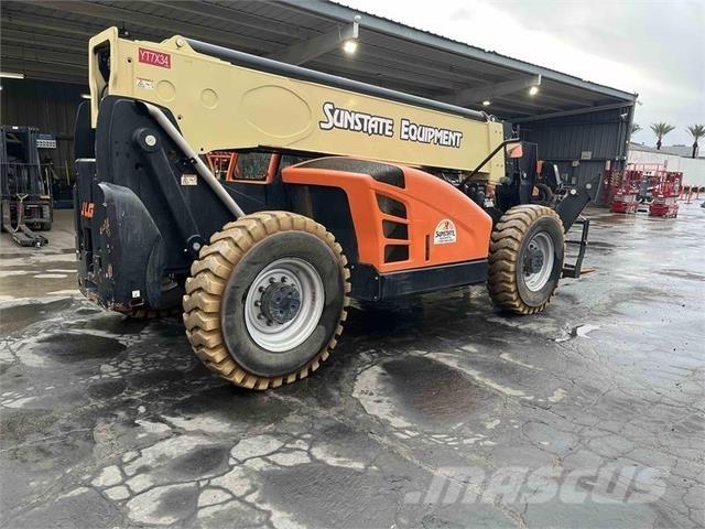 JLG 1055 伸縮臂操作車