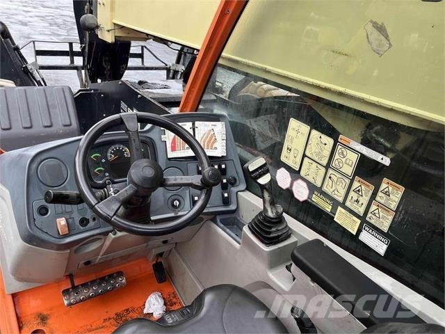 JLG 1055 伸縮臂操作車