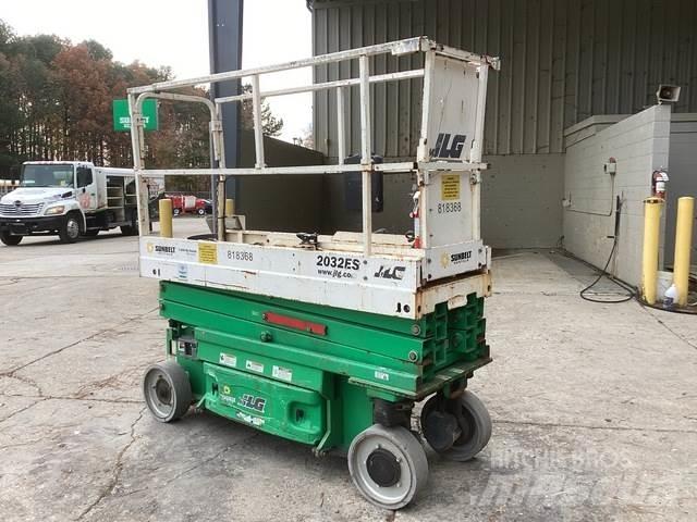 JLG 2032ES 剪式升降機