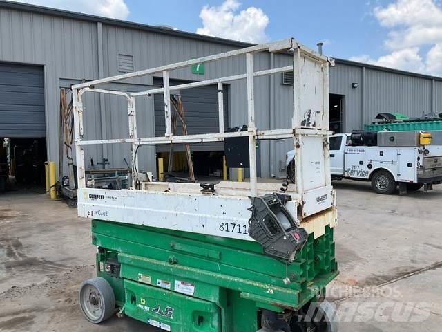 JLG 2032ES 剪式升降機
