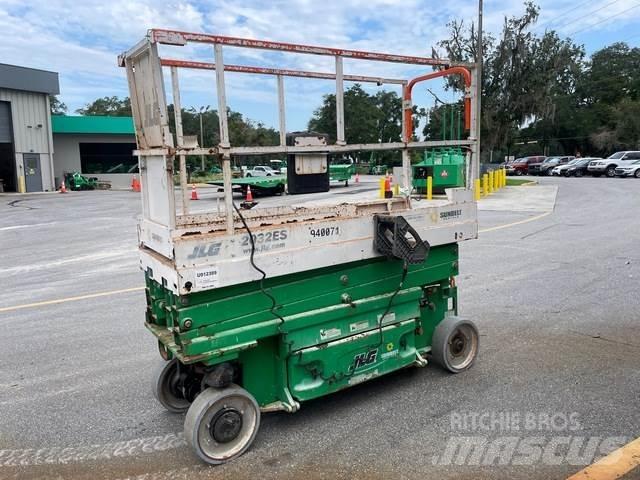JLG 2032ES 剪式升降機