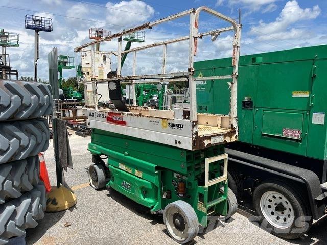 JLG 2032ES 剪式升降機