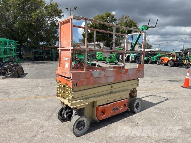 JLG 2032ES 剪式升降機