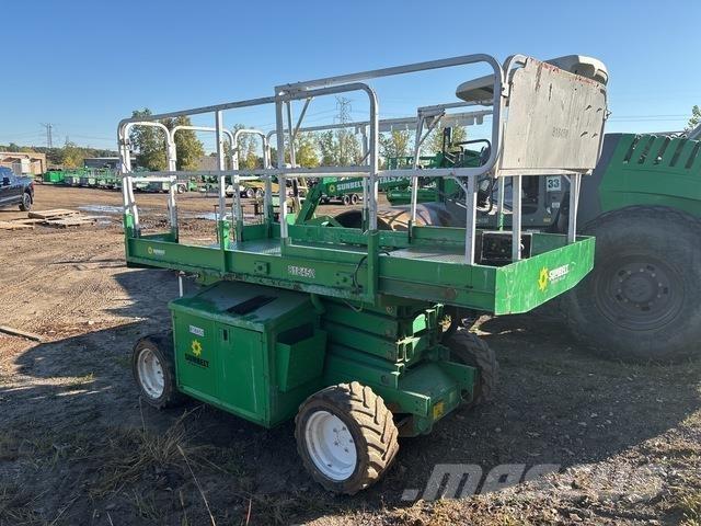 JLG 260MRT 剪式升降機