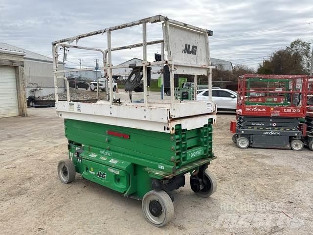 JLG 2646ES 剪式升降機