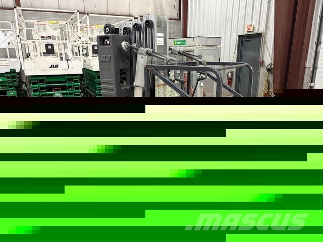 JLG 30AM 垂直升降工作台