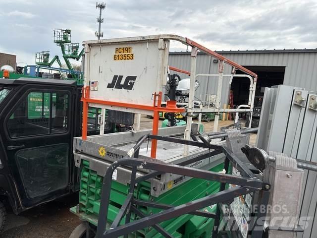 JLG 3246ES 剪式升降機
