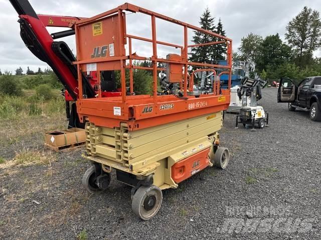 JLG 3246ES 剪式升降機
