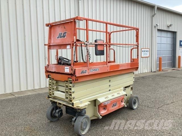 JLG 3246ES 剪式升降機