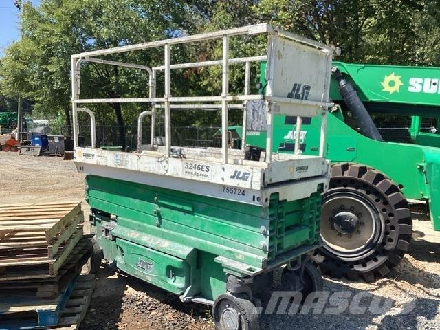 JLG 3246ES 剪式升降機