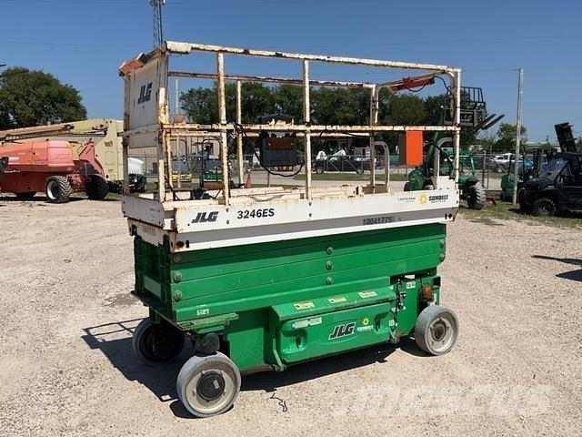 JLG 3246ES 剪式升降機