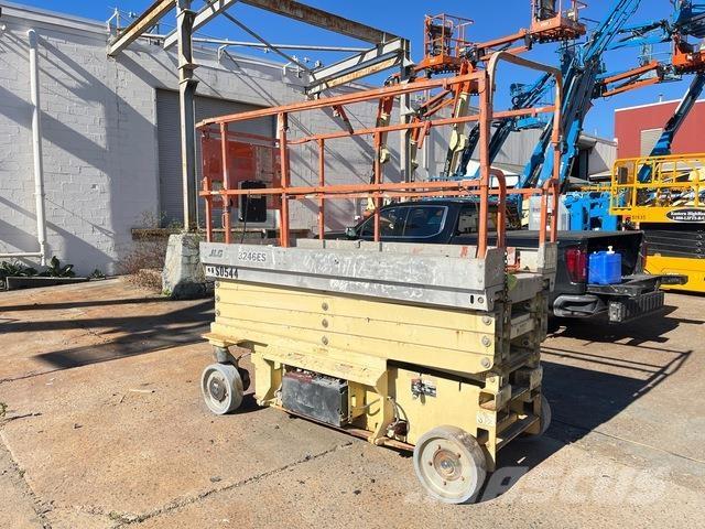 JLG 3246ES 剪式升降機