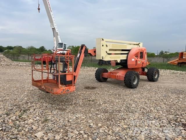 JLG 450AJ 曲臂高空作業車